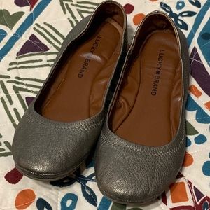 Lucky brand Emmie flats in pewter